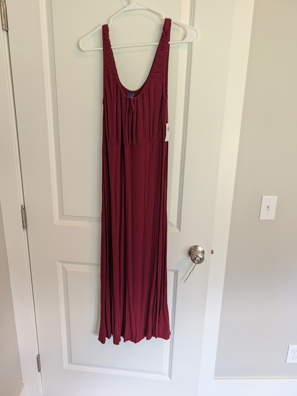 Old Navy Sleeveless Maxi Dress in Burgundy